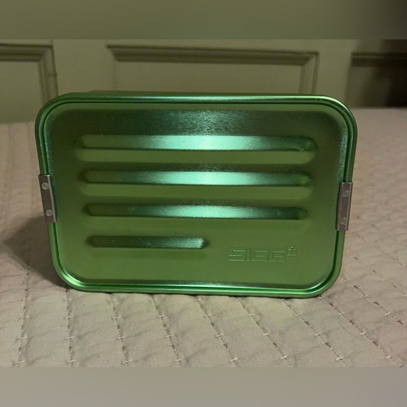 SIGG Light Weight Aluminum Food Container / Lunch Box - Picture 2 of 16